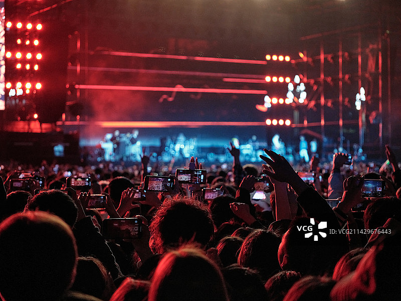 贵阳音乐嘉年华 双手高举 手机拍摄科技图图片素材