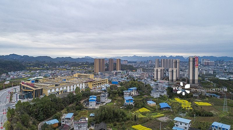 航拍湖南湘西龙山县城图片素材