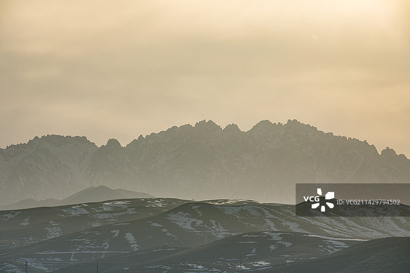 武威马牙雪山图片素材