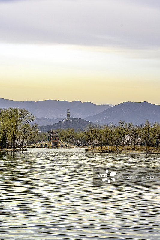 颐和园西堤凤凰墩春色图片素材