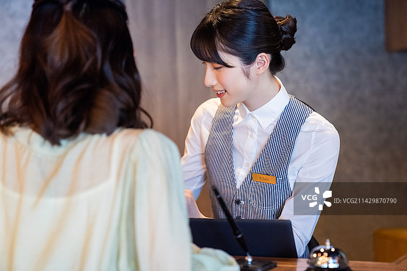 酒店办理入住柜台图片素材