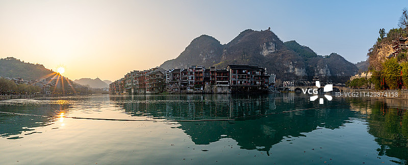 中国贵州省黔东南苗族侗族自治州镇远古镇风光图片素材