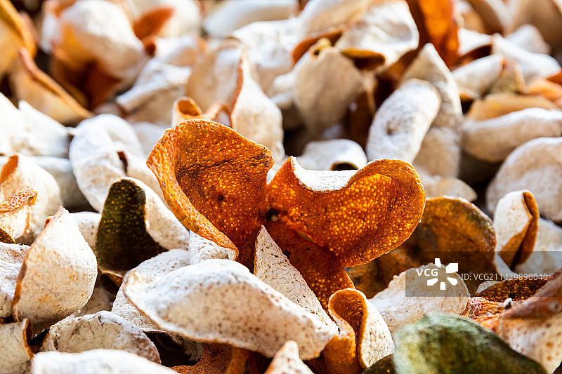 广东省江门市特产新会陈皮干晒制作过程图片素材