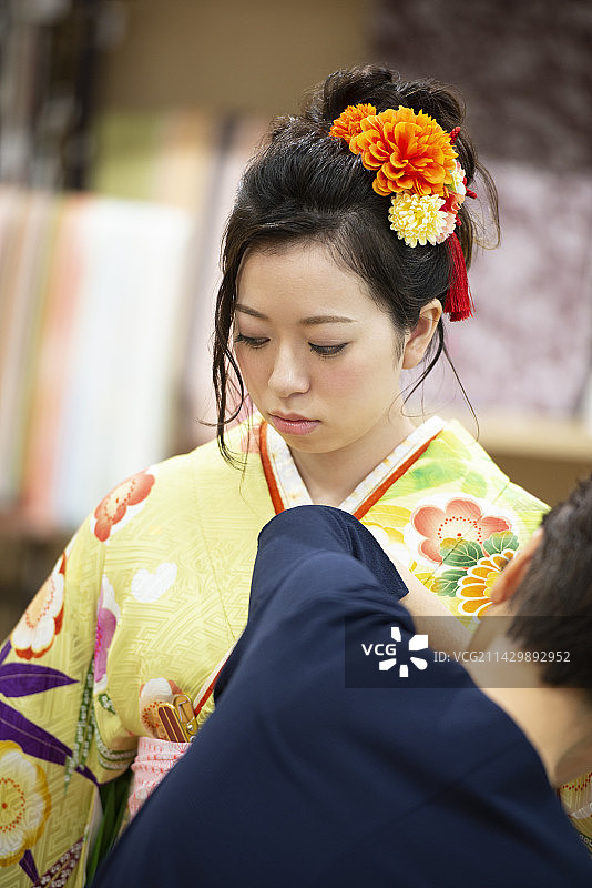 穿衣服的女人图片素材