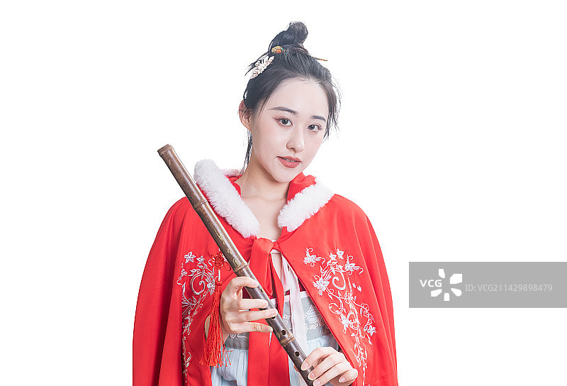 穿着古装汉服拿着萧的中国女性肖像图片素材