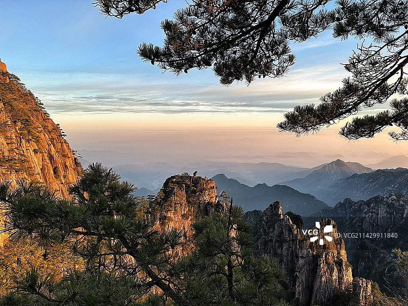 水墨黄山 猴子观海图片素材
