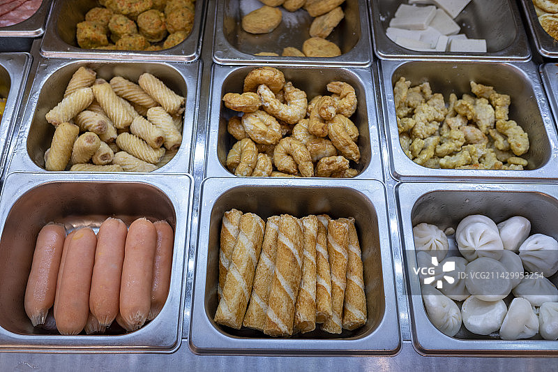 不锈钢橱柜中麻辣烫涮食品食材图片素材