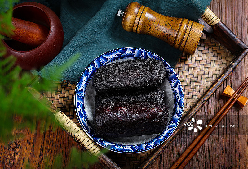 特色美食猪血豆腐丸子图片素材