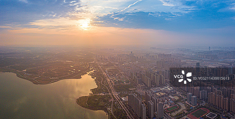 航拍清晨日出时的长沙县城市风光图片素材