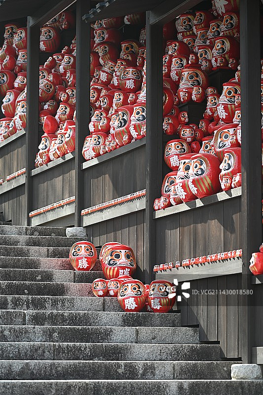 日本大阪胜尾寺大量的达摩娃娃图片素材