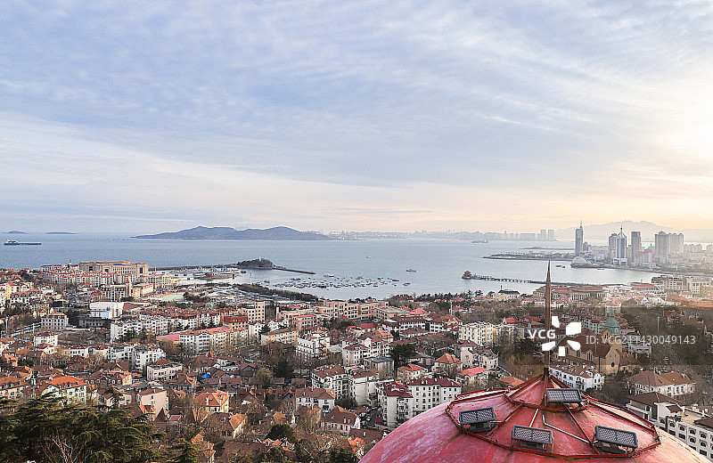 信号山俯瞰青岛城区图片素材