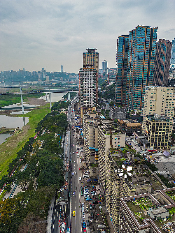 重庆城市建筑航拍长江滨江路图片素材