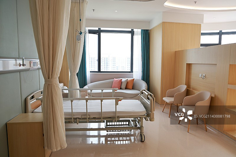 高标准建设的妇产医院内景-护士站VIP病房检查室育儿室黄疸治疗箱图片素材