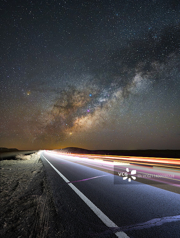 星夜疾驰图片素材