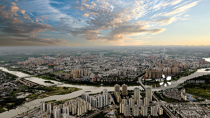 成都邛崃市航拍城区风光图片素材