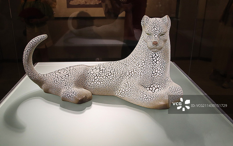 雪豹瓷雕特写图片素材