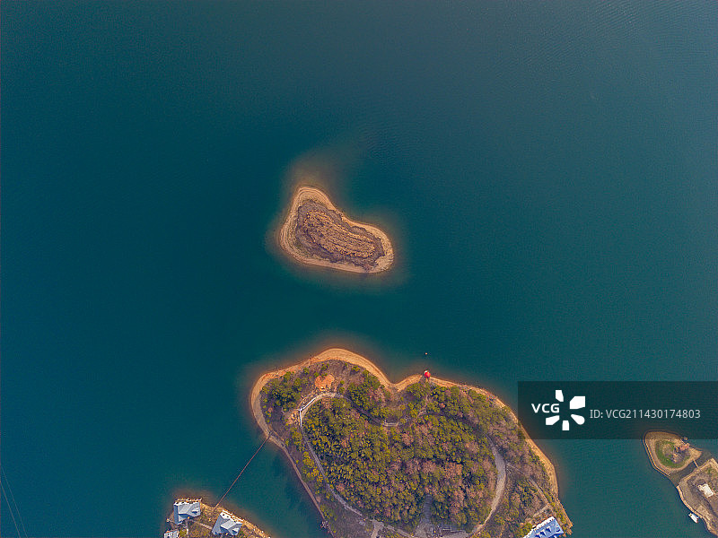 航拍视角下的武汉木兰湖岛屿图片素材