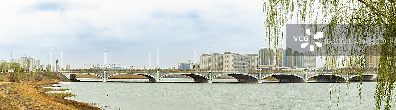 宁夏银川金凤区七十二连湖春景---桥图片素材