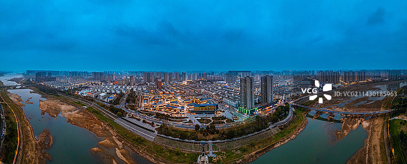 傍晚的六安淠河畔航拍图片素材