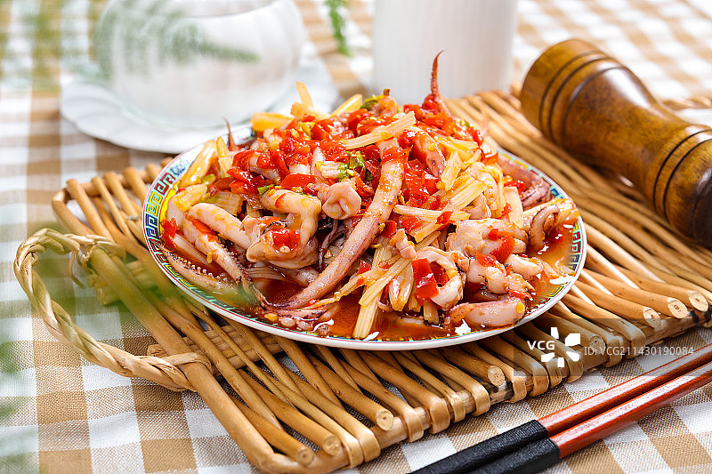 香辣美味特色菜剁椒酱炒鱿鱼图片素材