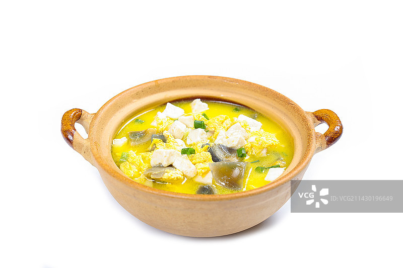 特色农家菜水煮鸡蛋豆腐松花蛋汤图片素材