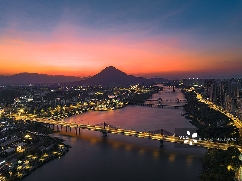 航拍城市晚霞夜景风光图片素材