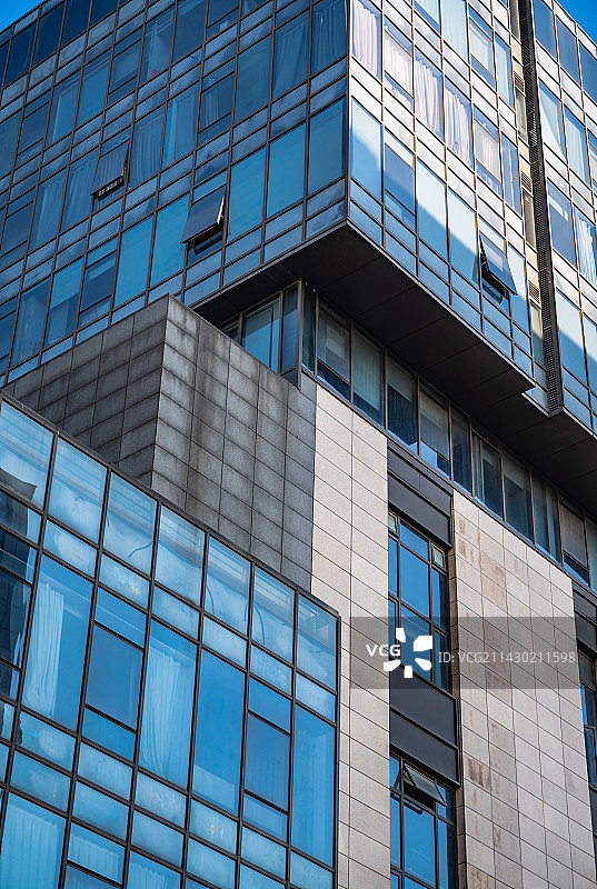 阳光反射下的玻璃水泥建筑杭州未来科技城建筑图片素材