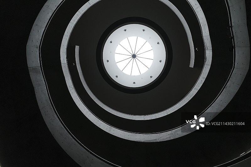 安藤忠雄顺德和美术馆双螺旋楼梯图片素材