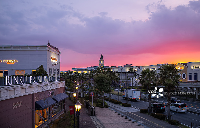 日本大阪临空奥特莱斯粉色夕阳图片素材