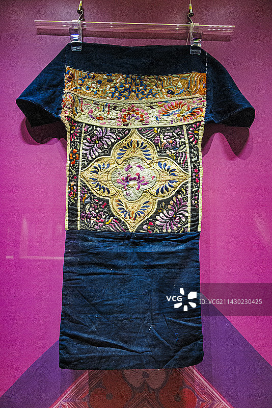 爱的瑰宝，贵州少数民族背扇精品图片素材