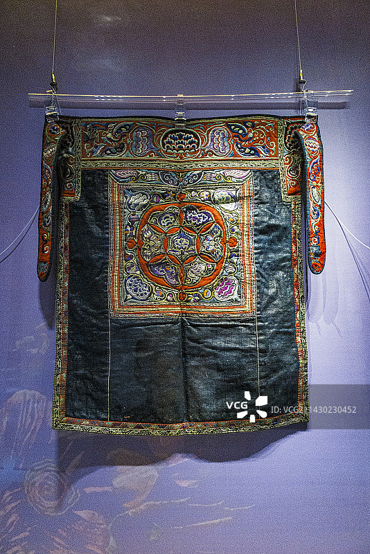 爱的瑰宝，贵州少数民族背扇精品图片素材