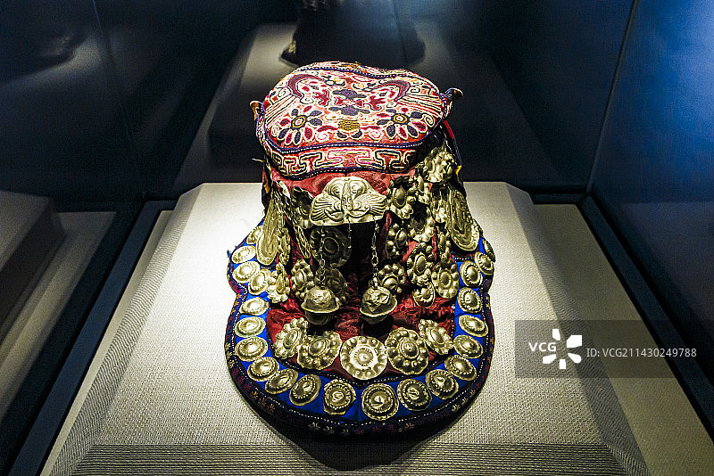 童帽，贵州少数民族童帽，绣花童帽，银饰童帽图片素材