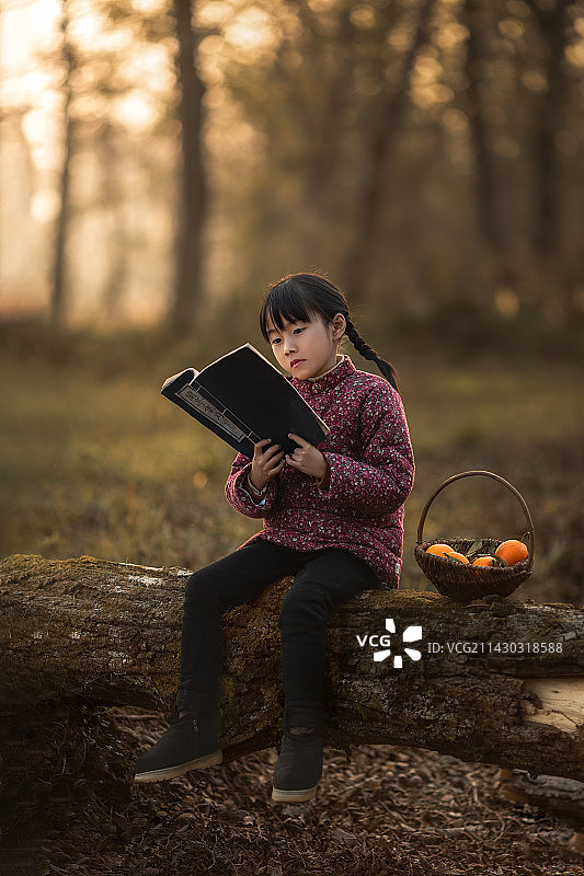 乡下的小女孩图片素材