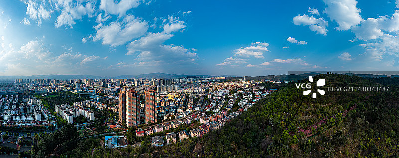 云南省玉溪市红塔区柴家大山观景台片区图片素材