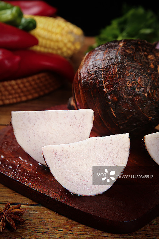 深底上的荔浦芋头图片素材