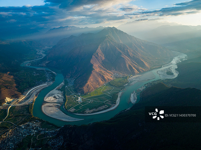 云南金沙江长江第一湾图片素材