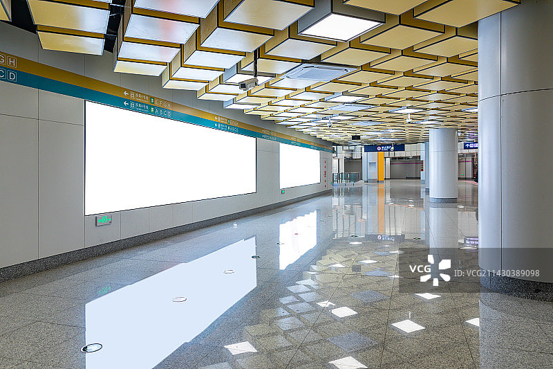 北京地铁站换乘通道空白广告屏图片素材