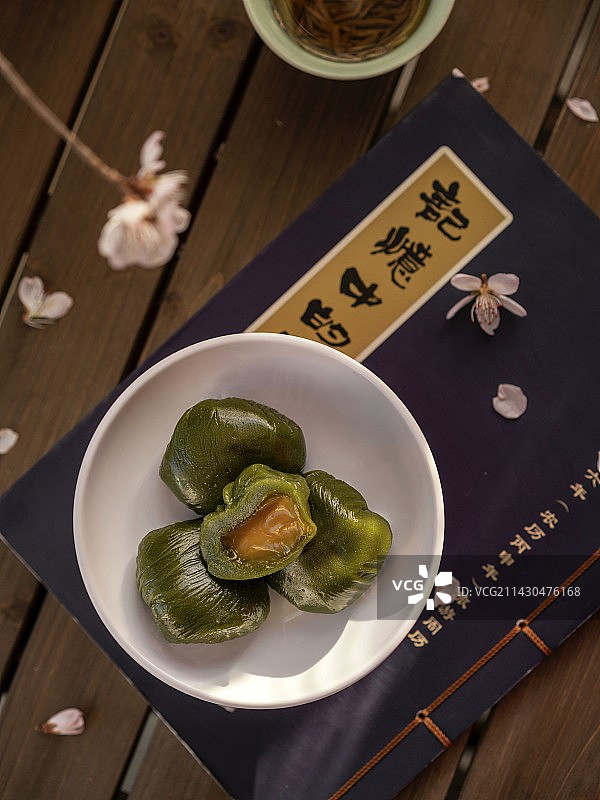 寒食·记忆中的青团图片素材