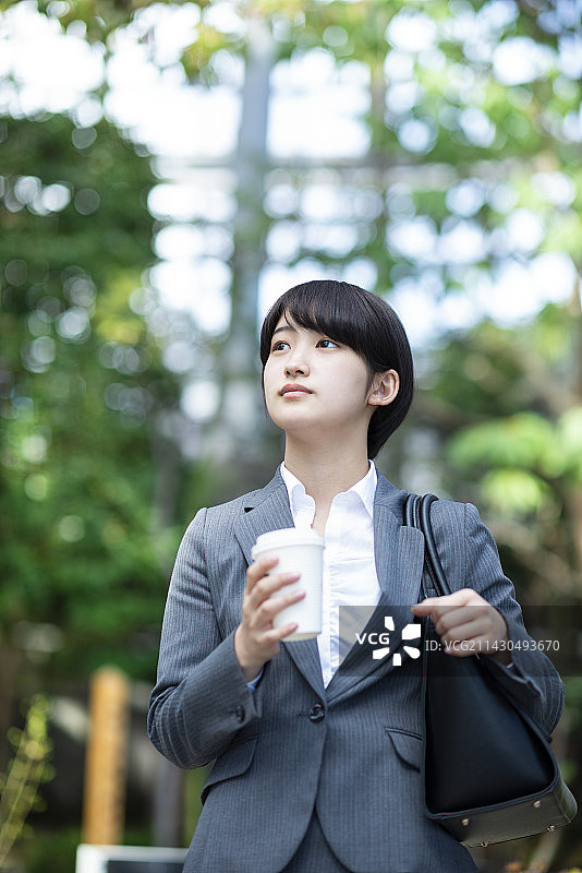 喝咖啡的女商人图片素材