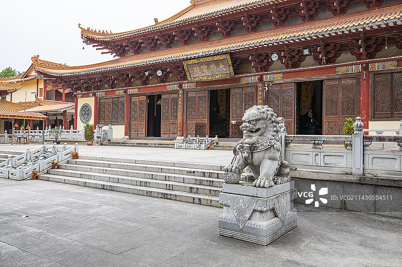 广东韶关南雄大雄禅寺的中国传统寺庙建筑图片素材