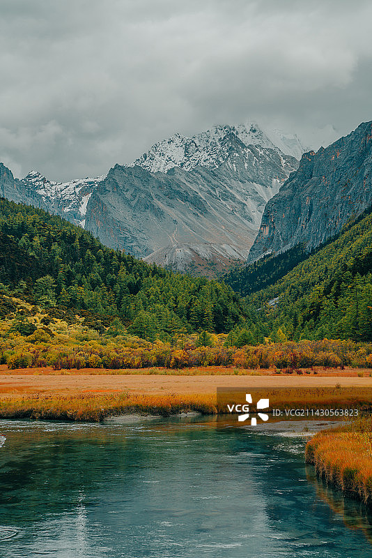 川藏线甘孜稻城亚丁风光图片素材