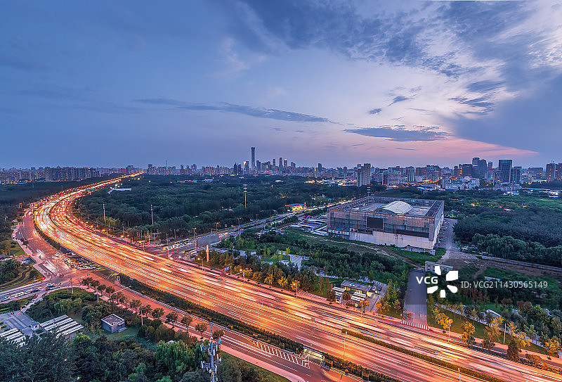 北京东四环晚高峰图片素材