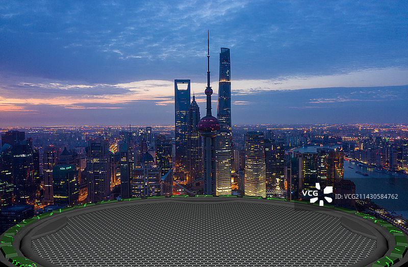 现代建筑平台远眺上海城市建筑风光图片素材