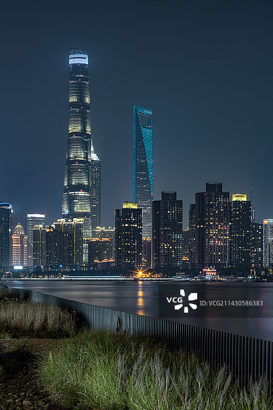 上海黄埔滨江夜景图片素材