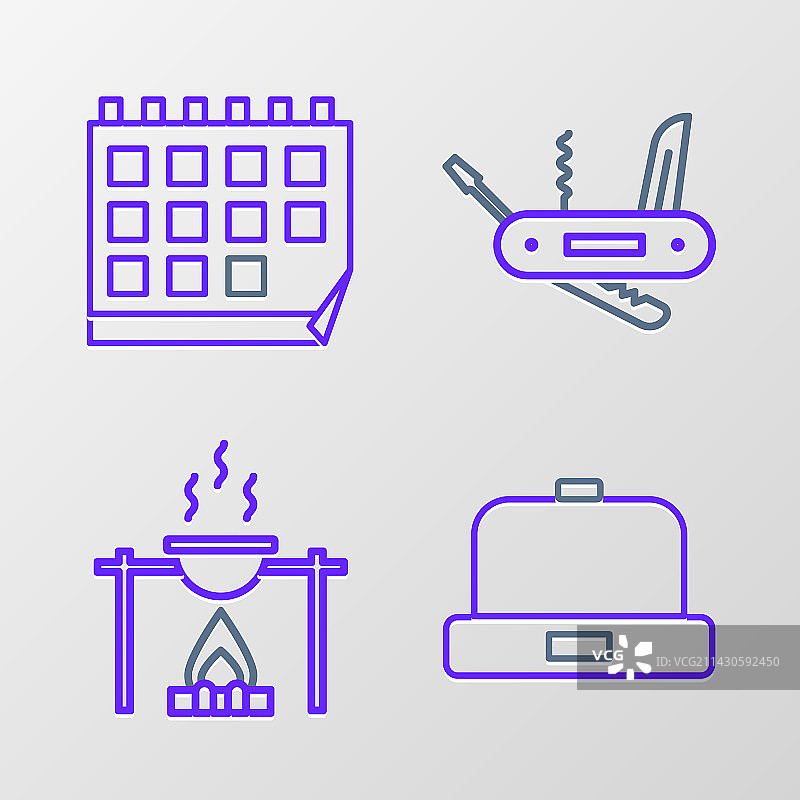 无檐小便帽营火和瑞士军刀图片素材