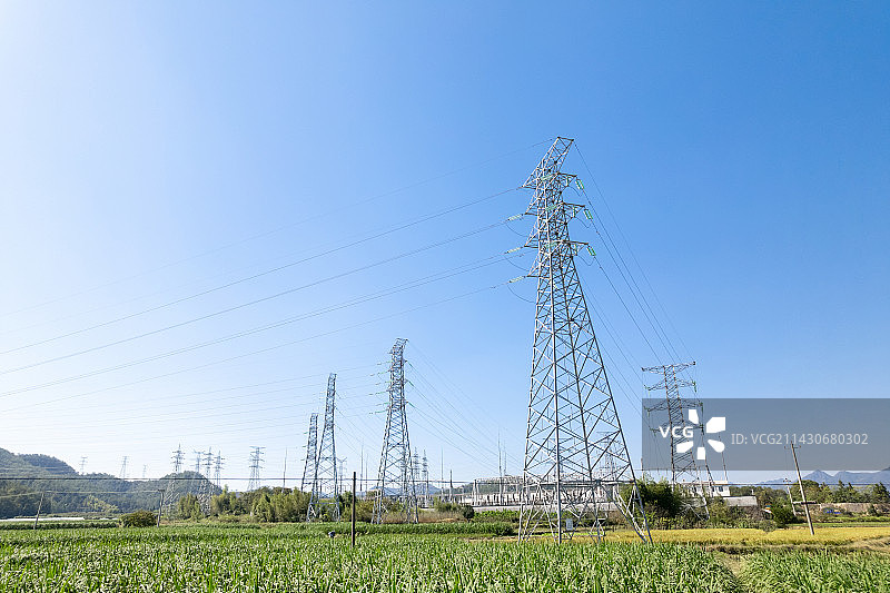 高压电线电力塔图片素材