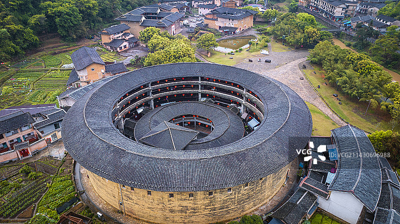 福建永定土楼景区的振成楼图片素材