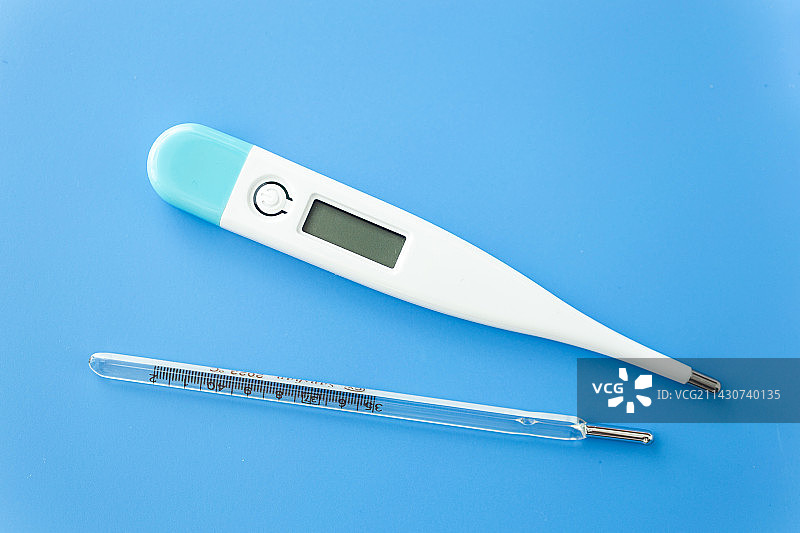 电子体温计和水银体温计选择图片素材