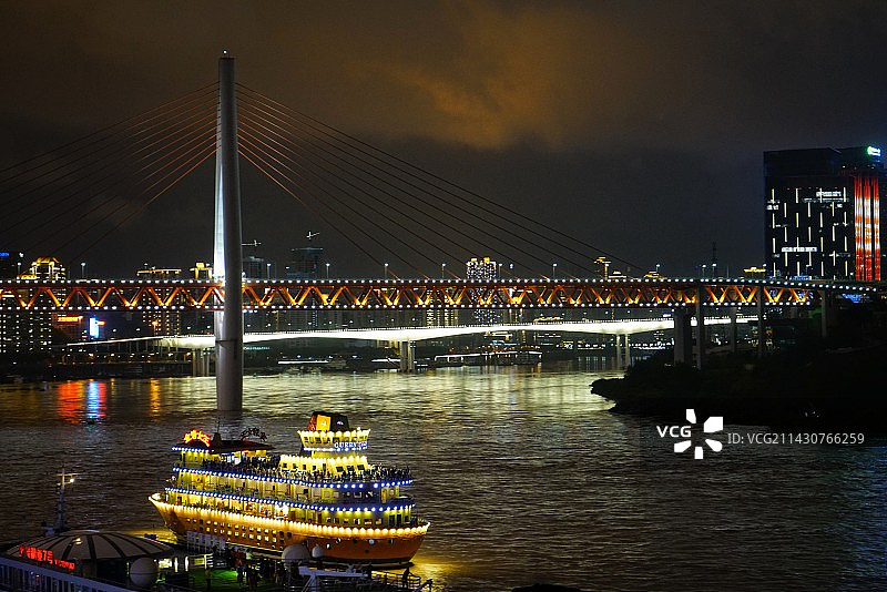 朝天门号两江夜景游轮图片素材