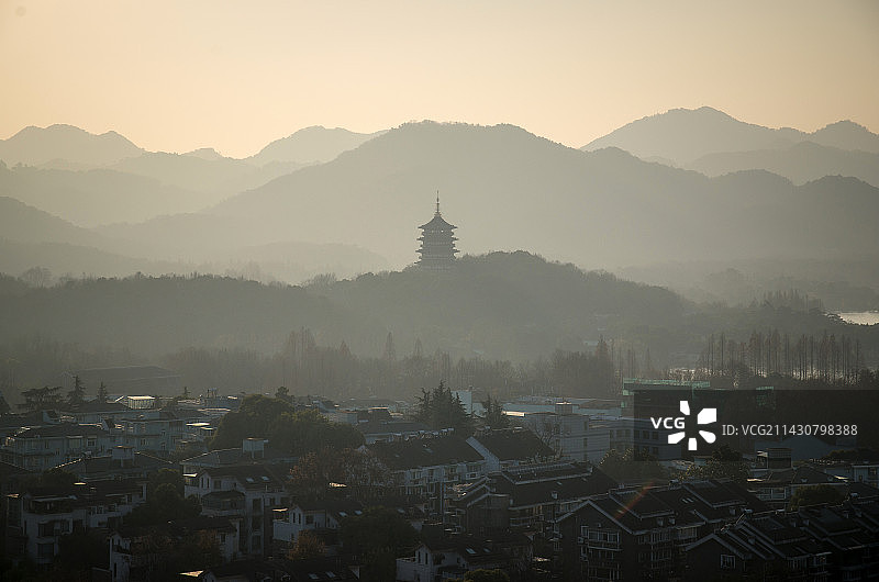 杭州-吴山-远眺雷峰塔图片素材